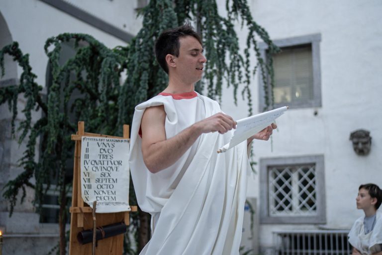 Magister Quintus Caelius Kallikrates med učno uro