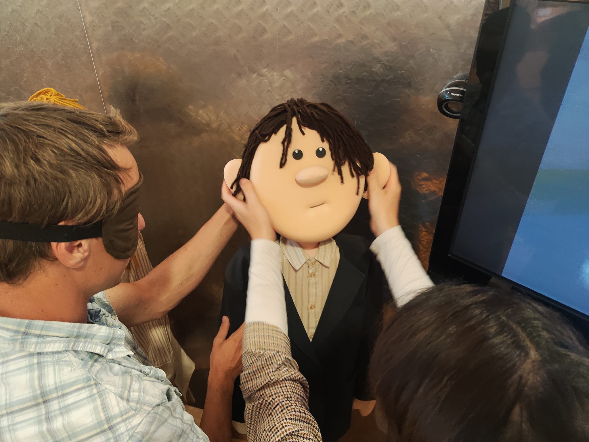 Obisk Tiflološkega muzeja v Zagrebu - 2025 - Delavnica - tipanje lutke