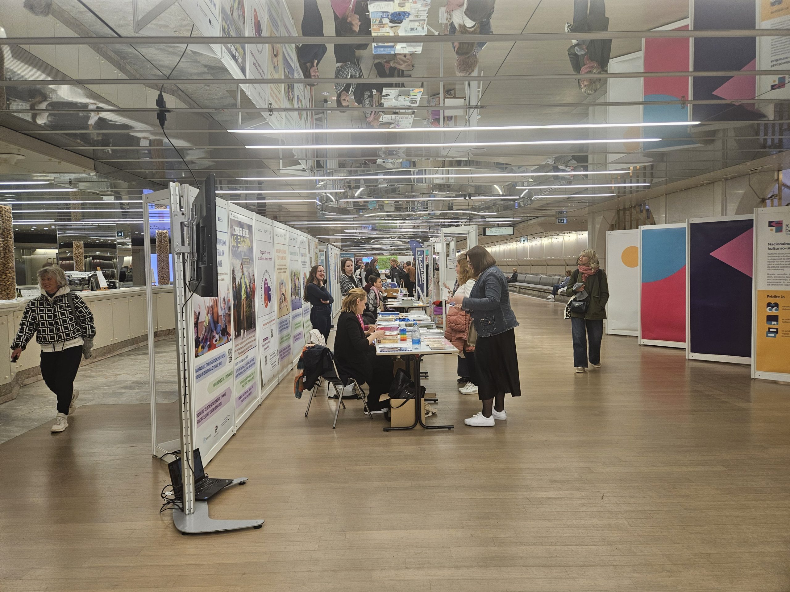 Preddverje s stojnicami