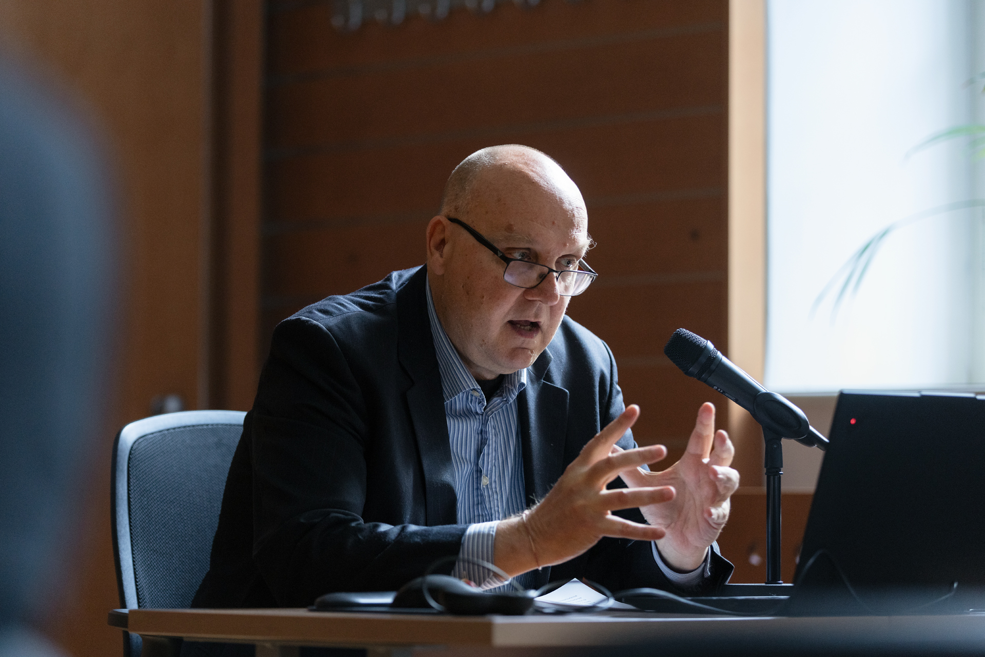 Predavatelj dr. Renato Podbersič