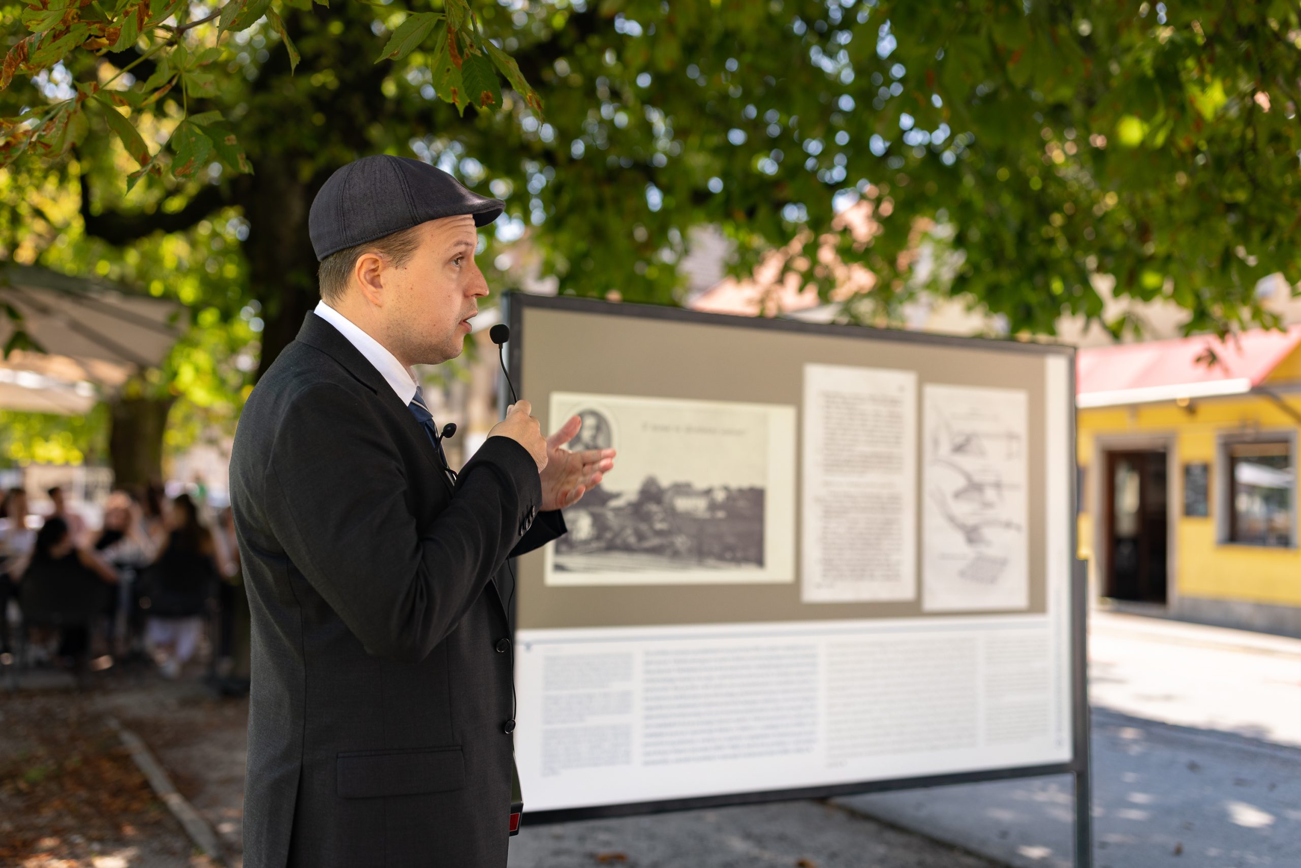 Avtor razstave dr. Simon Malmenvall.