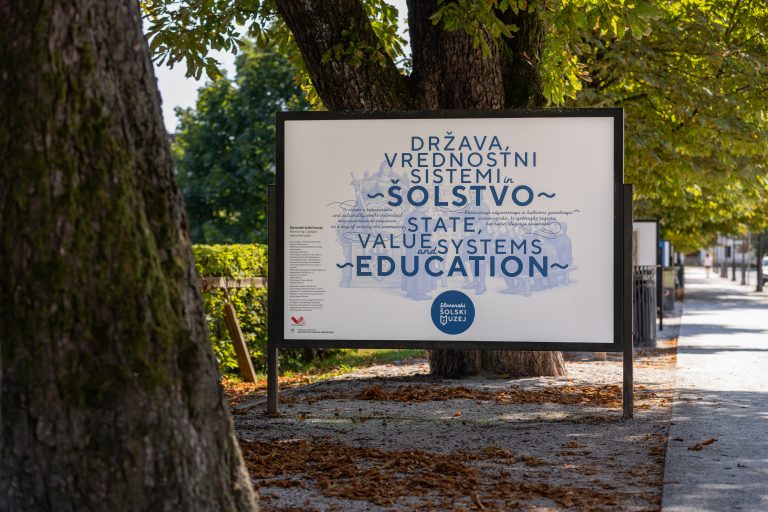 Naslovni pano
